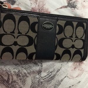 Signature Coach wallet (new without tags)
